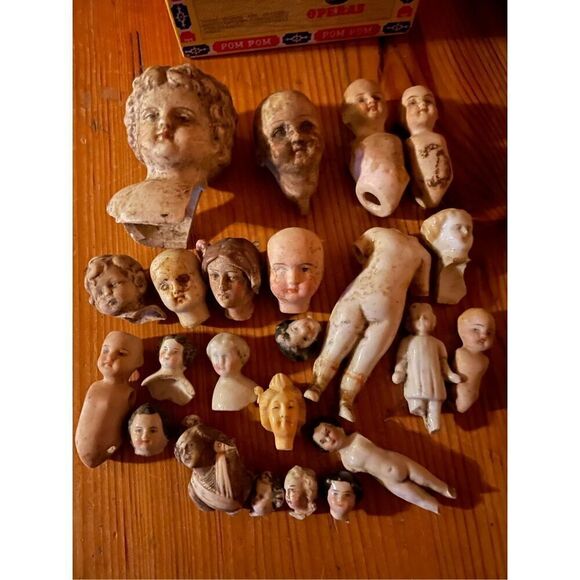 VINTAGE DOLL PARTS, porcelain and bisque heads - Picture 2 of 7